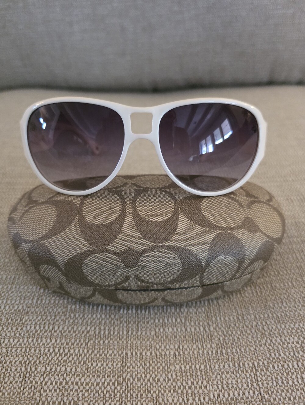 Vintage Coach Apres Ski Aviator Sunglasses White Frame Gradient Lens w/ Case - Picture 2 of 8